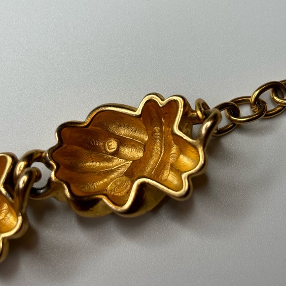 Vintage Givenchy Gold Tone Chunky Linked Knot Bracelet - Picture 13 of 14